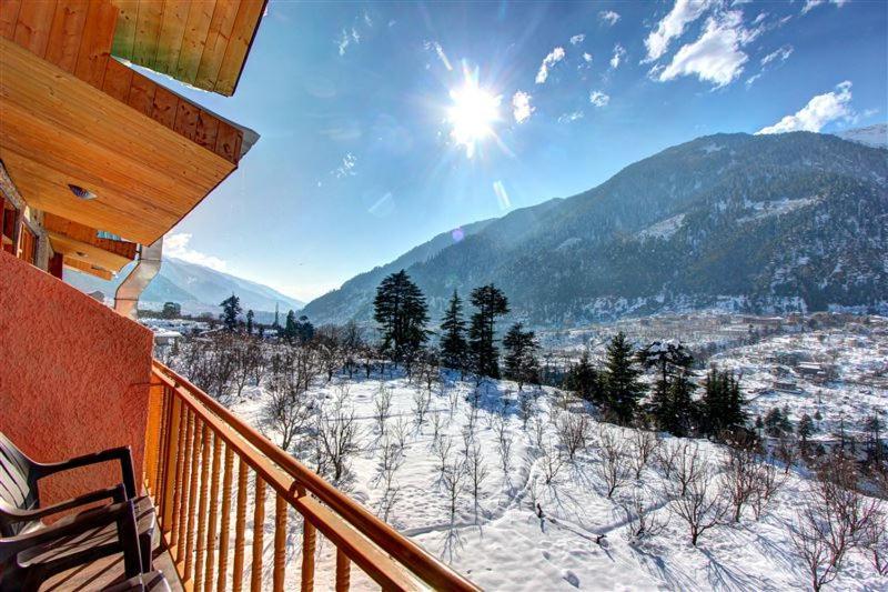 Hotel Mountain Face Manāli Екстериор снимка