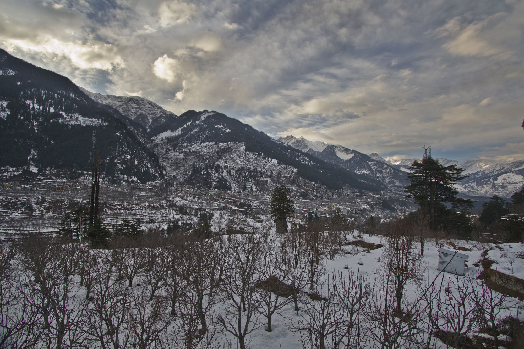 Hotel Mountain Face Manāli Екстериор снимка