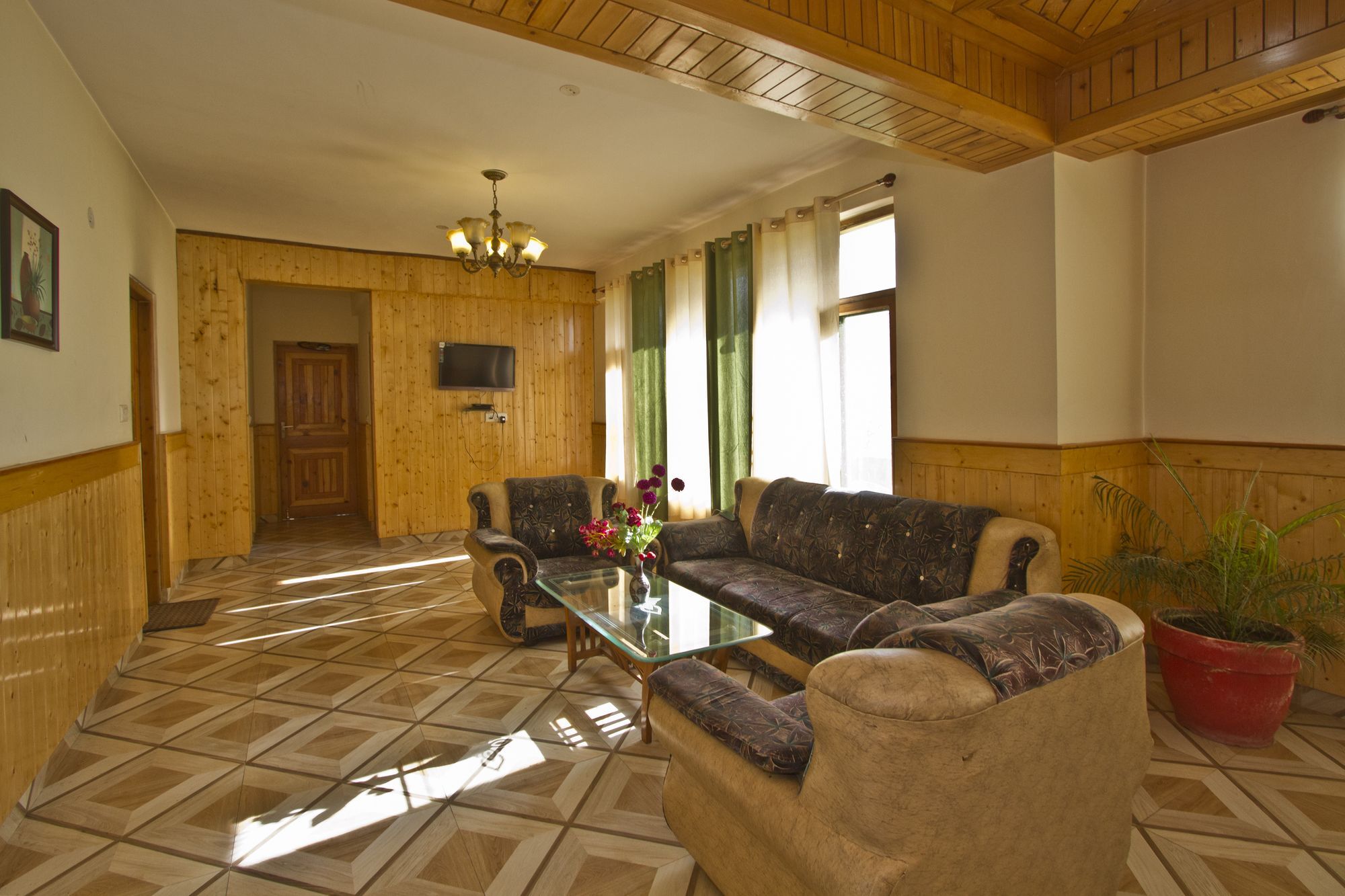 Hotel Mountain Face Manāli Екстериор снимка