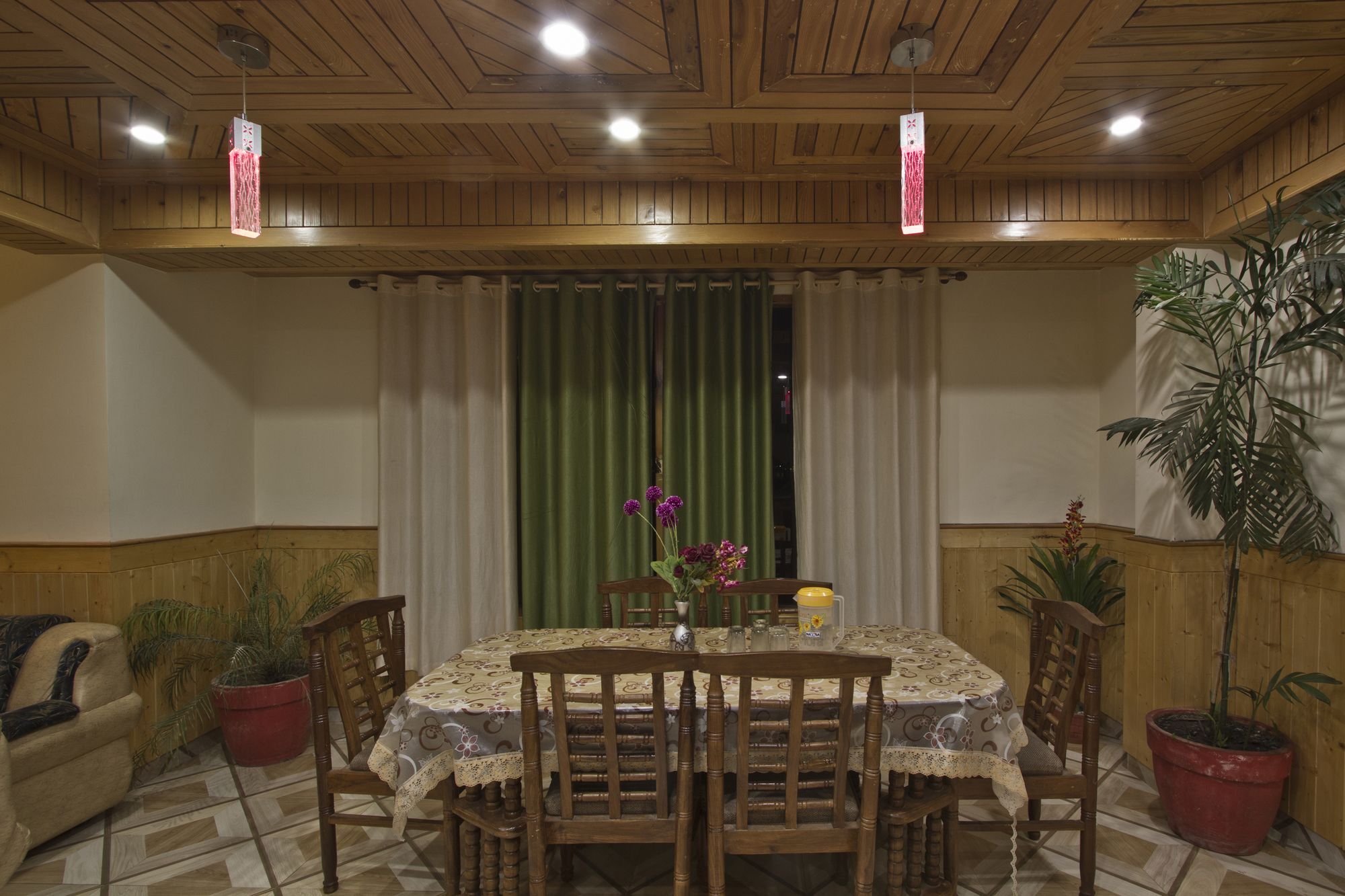 Hotel Mountain Face Manāli Екстериор снимка