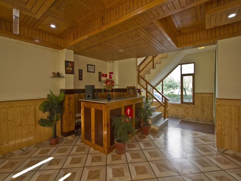 Hotel Mountain Face Manāli Екстериор снимка